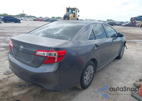 2013 Toyota Camry Le z USA, uszkodzony, nr VIN 4T4BF1FK7DR322107
